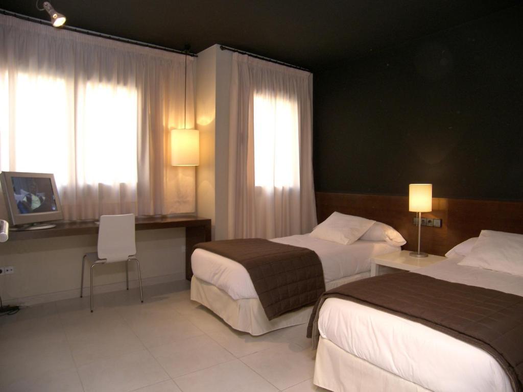 Hostal Badaloni Badalona Rum bild