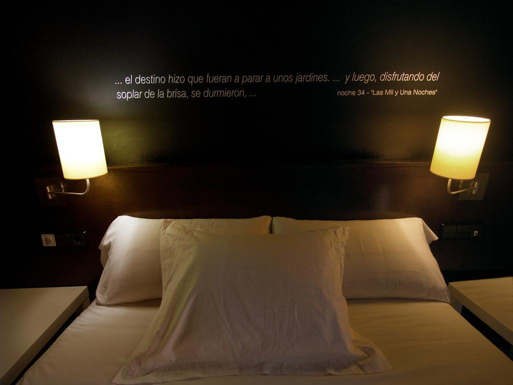 Hostal Badaloni Badalona Rum bild