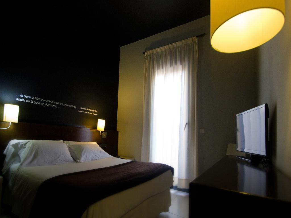 Hostal Badaloni Badalona Rum bild