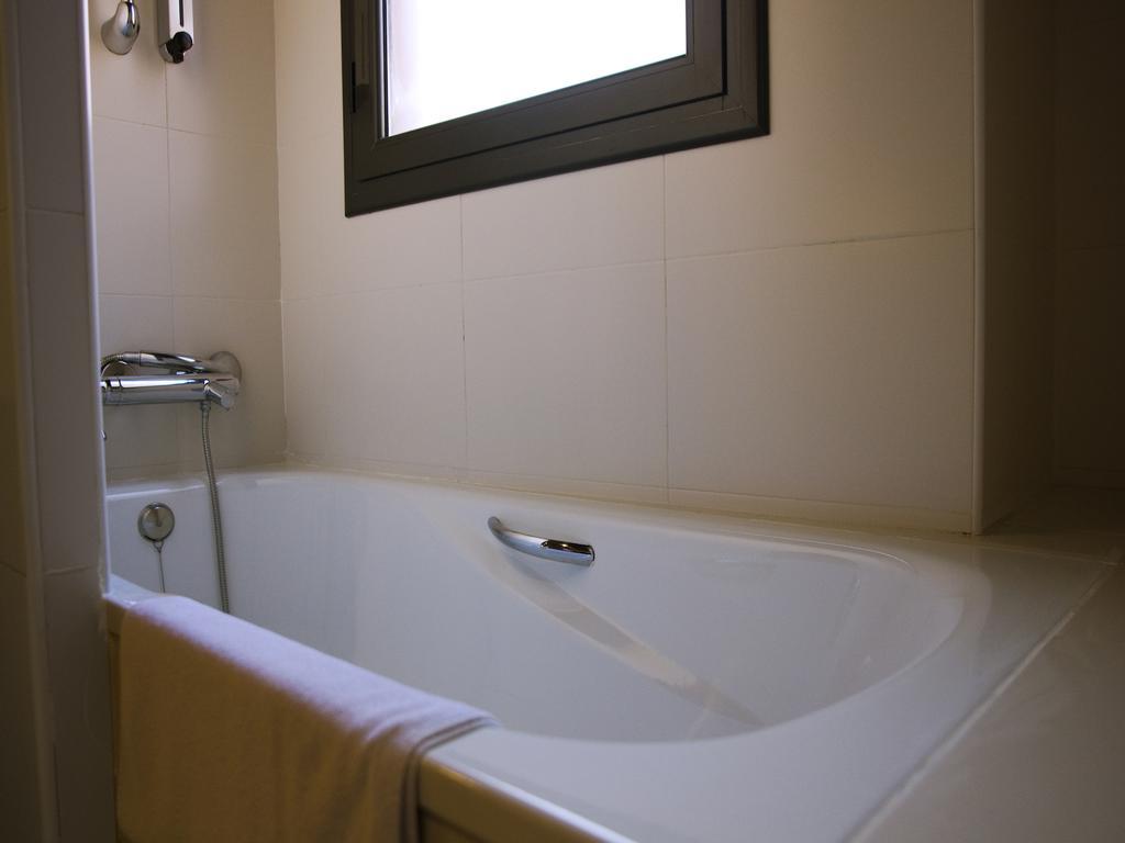 Hostal Badaloni Badalona Rum bild